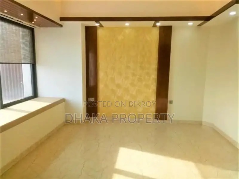 (Gym-Swimming pool) 4 Beds Semi-Furnished Flat Rent in Gulshan