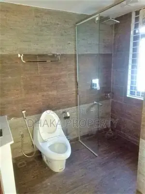 (Gym-Swimming pool) 4 Beds Semi-Furnished Flat Rent in Gulshan