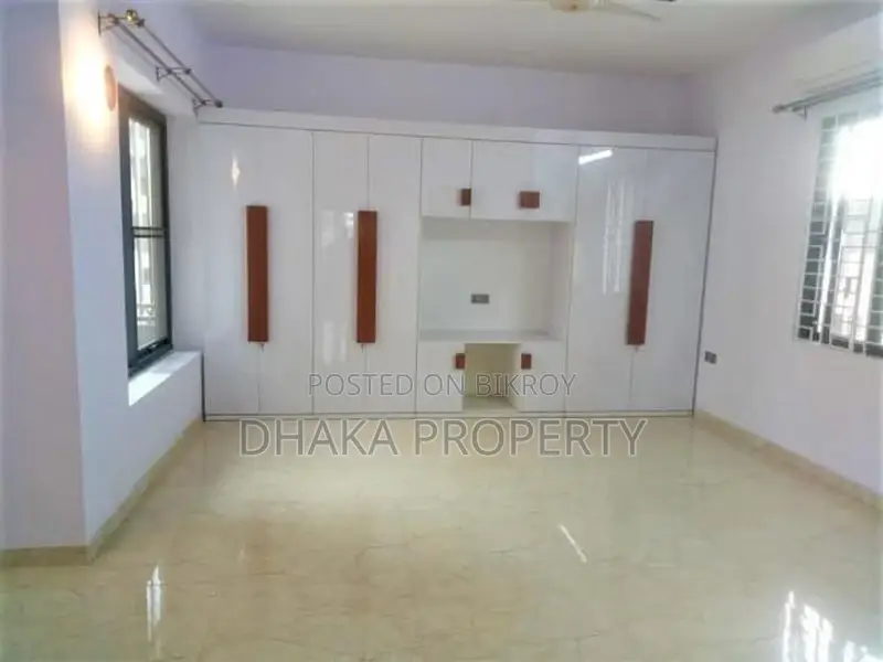 (Gym-Swimming pool) 4 Beds Semi-Furnished Flat Rent in Gulshan