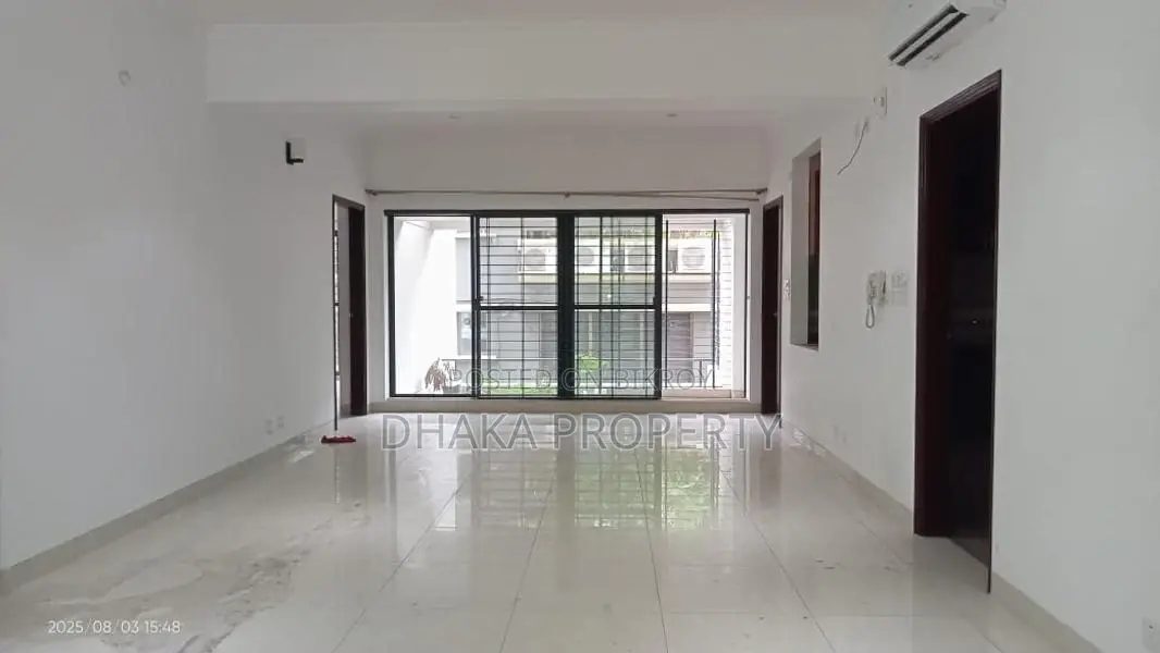 Gym Swimming Pool Luxury Apartment Rent 4Bed 3100SqFt.