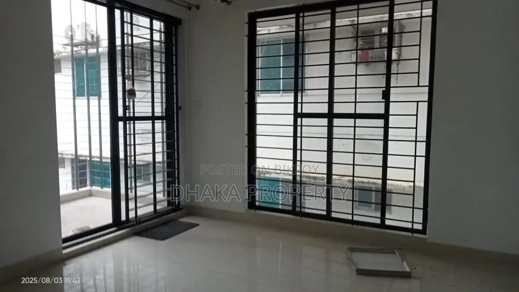 Gym Swimming Pool Luxury Apartment Rent 4Bed 3100SqFt.