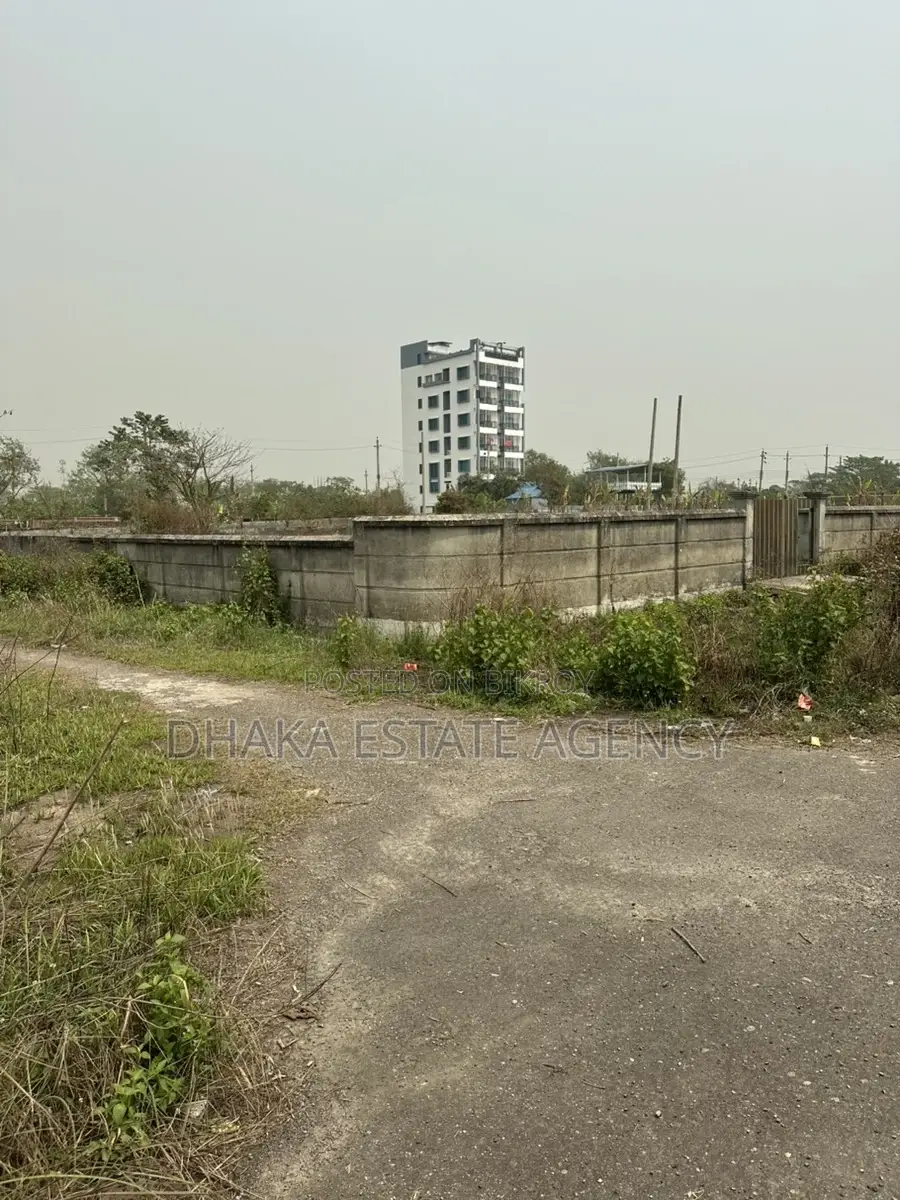 5 katha land sale sector 30