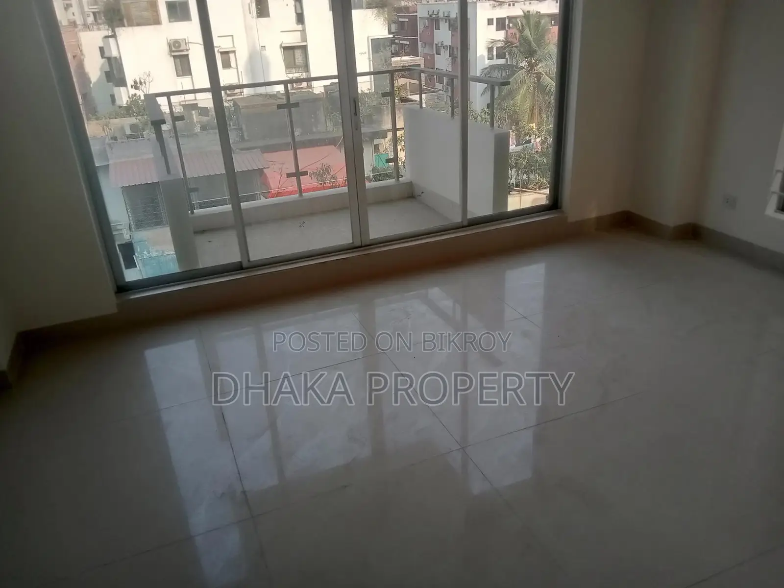 বনানীতে (২৭০০ বর্গফুট) অফিস স্পেস ভাড়া
