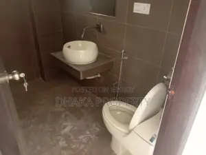 বনানীতে (২৭০০ বর্গফুট) অফিস স্পেস ভাড়া
