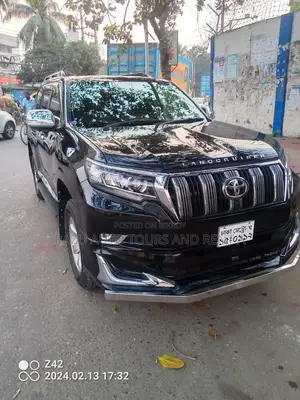 ভাড়ার জন্য প্রাডো