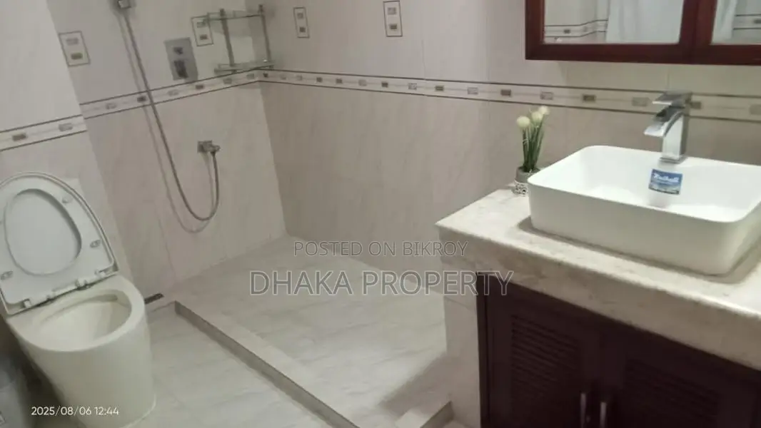 ২৮০০ বর্গফুট সম্পূর্ণ ফার্নিশড জিম ও সুইমিং পুলসহ অ্যাপার্টমেন্ট গুলশানে ভাড়ার জন্য
