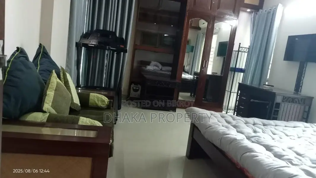 ২৮০০ বর্গফুট সম্পূর্ণ ফার্নিশড জিম ও সুইমিং পুলসহ অ্যাপার্টমেন্ট গুলশানে ভাড়ার জন্য