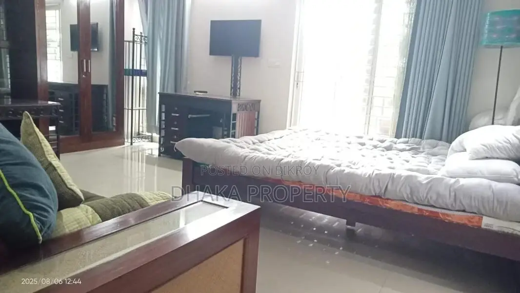 ২৮০০ বর্গফুট সম্পূর্ণ ফার্নিশড জিম ও সুইমিং পুলসহ অ্যাপার্টমেন্ট গুলশানে ভাড়ার জন্য