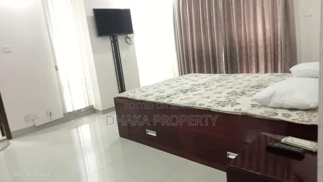 ২৮০০ বর্গফুট সম্পূর্ণ ফার্নিশড জিম ও সুইমিং পুলসহ অ্যাপার্টমেন্ট গুলশানে ভাড়ার জন্য