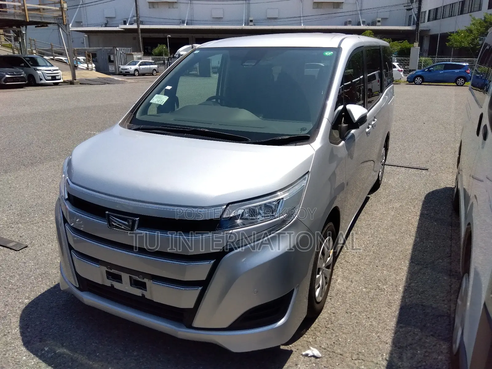 Toyota Noah X-PKG-NON HYBRID 2020