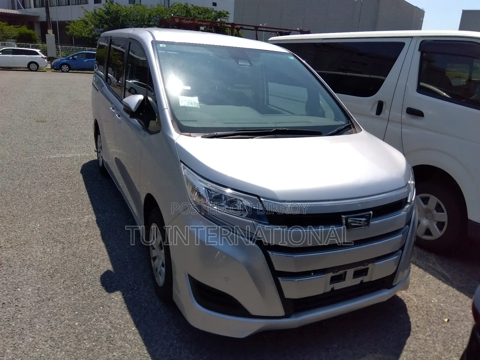 Toyota Noah X-PKG-NON HYBRID 2020