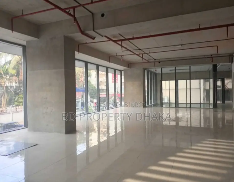 Rent a 2000 SqFt Ground Floor Restaurant/Shop in Gulshan Avenue
