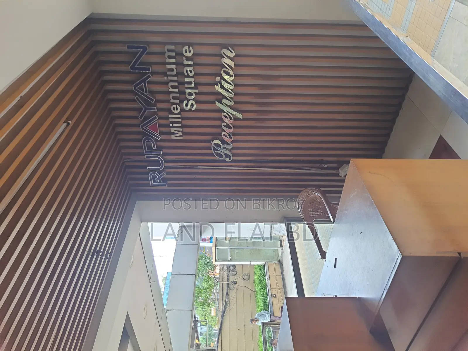 বাড্ডায় মিলেনিয়াম স্কয়ারে 1570sft অফিস স্পেস
