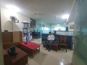 বাড্ডায় মিলেনিয়াম স্কয়ারে 1570sft অফিস স্পেস