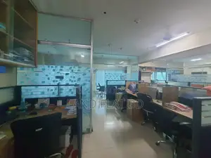 বাড্ডায় মিলেনিয়াম স্কয়ারে 1570sft অফিস স্পেস