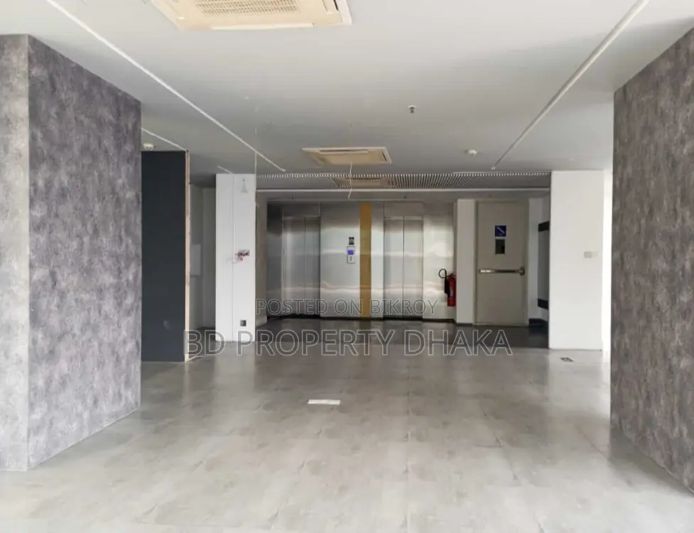 3300 Sqft Modern Commercial Space for Rent in Banani