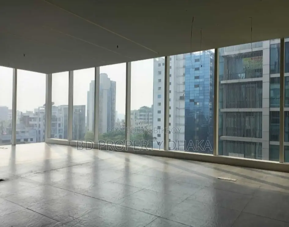 3300 Sqft Modern Commercial Space for Rent in Banani