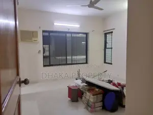 বারিধারায় ৩৩০০ বর্গফুটের সেমি-ফার্নিশড ৪ বেডরুমের অ্যাপার্টমেন্ট ভাড়া
