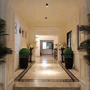 গুলশান-১ এ ৬১০০ বর্গফুটের ৫ বেডের লেক ভিউ বড় অ্যাপার্টমেন্ট ভাড়া