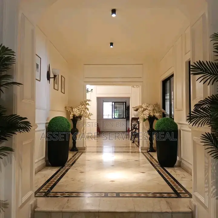 গুলশান-১ এ ৬১০০ বর্গফুটের ৫ বেডের লেক ভিউ বড় অ্যাপার্টমেন্ট ভাড়া
