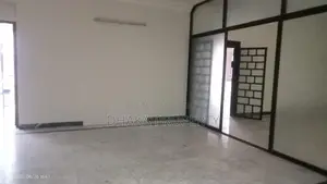 Un-Furnished 4 Bedrooms Apartment Rent in Gulshan -2