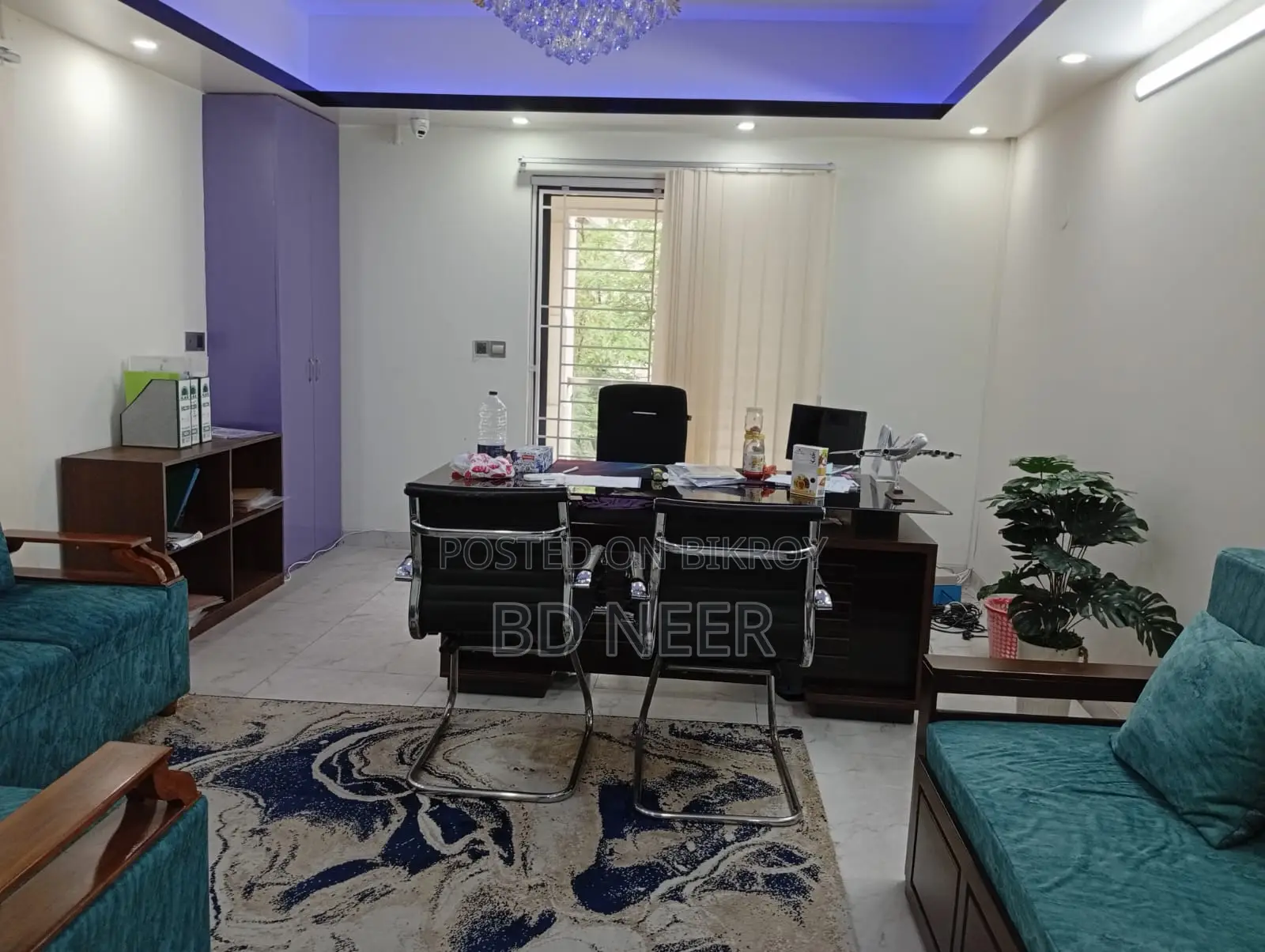 গুলশান-১ এ ২৪০০ বর্গফুটের আনফার্নিশড রেসিডেন্স বিল্ডিং অফিস ভাড়ার জন্য