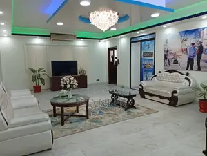 গুলশান-১ এ ২৪০০ বর্গফুটের আনফার্নিশড রেসিডেন্স বিল্ডিং অফিস ভাড়ার জন্য