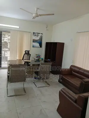 গুলশান-১ এ ২৪০০ বর্গফুটের আনফার্নিশড রেসিডেন্স বিল্ডিং অফিস ভাড়ার জন্য