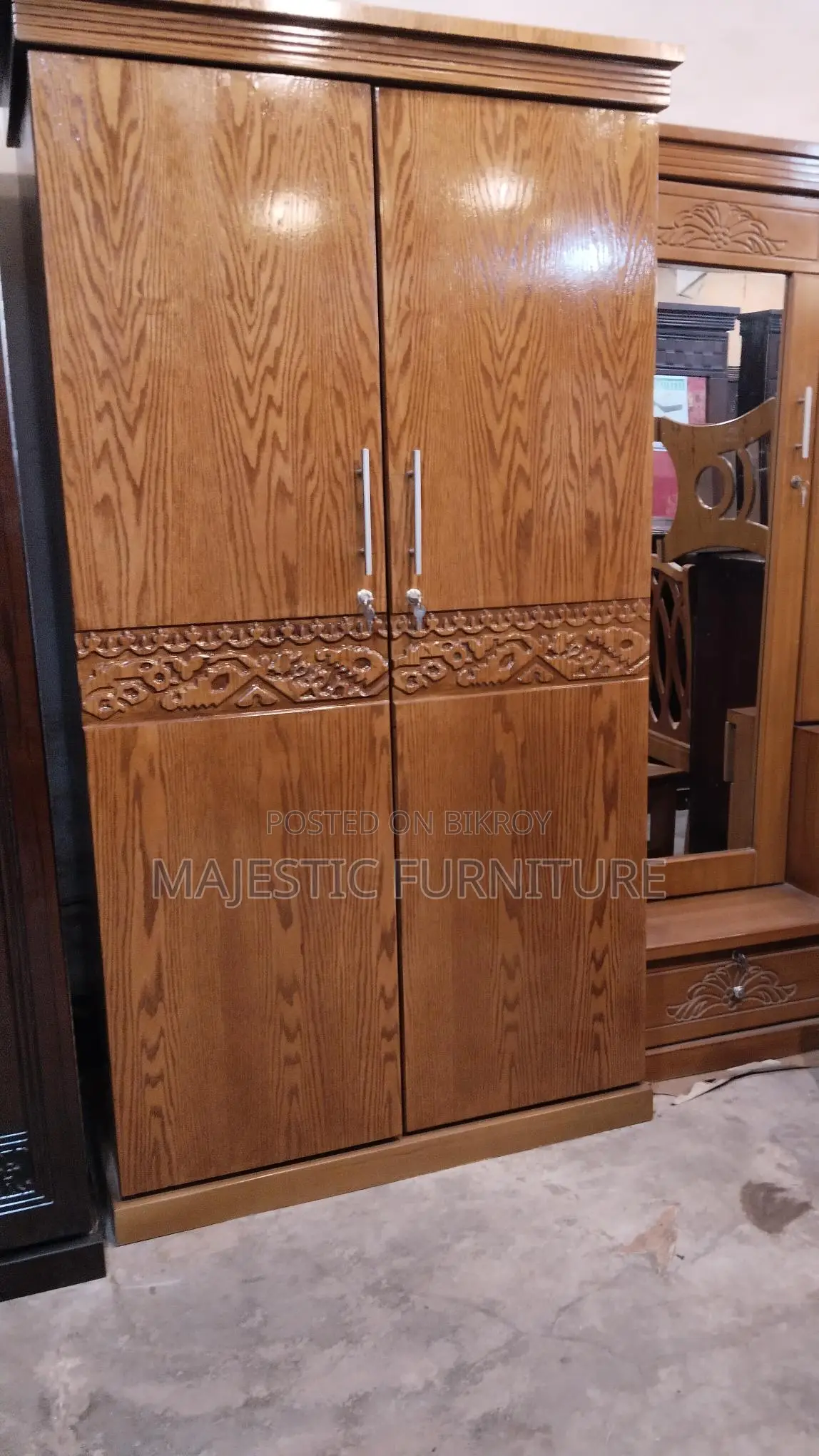 New Almirah 2 Palla Canadian Oak. M # 4165