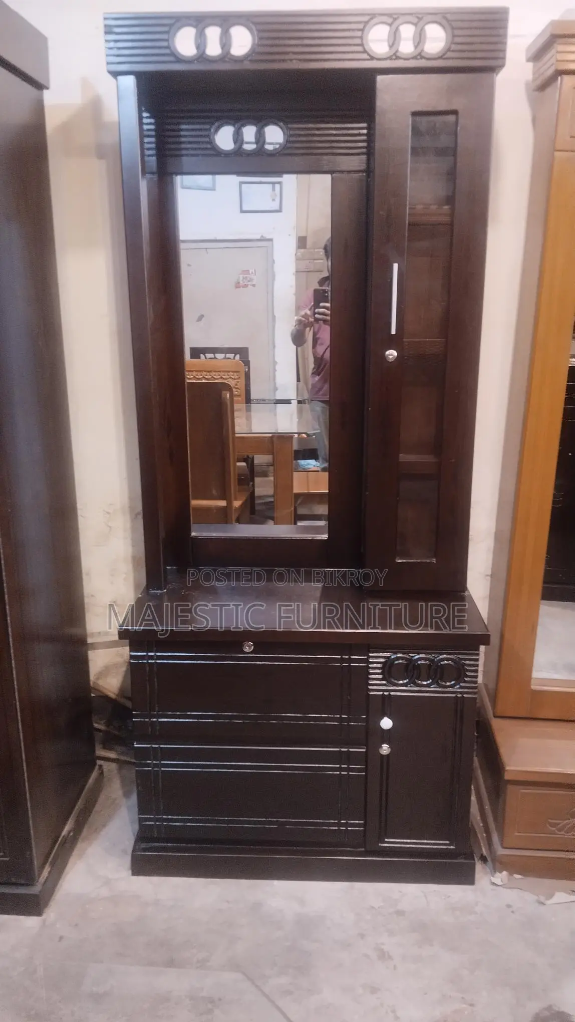 NEW DRESSING TABLE. M # 738