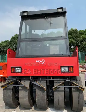 SINOCAT TYRE ROLLER