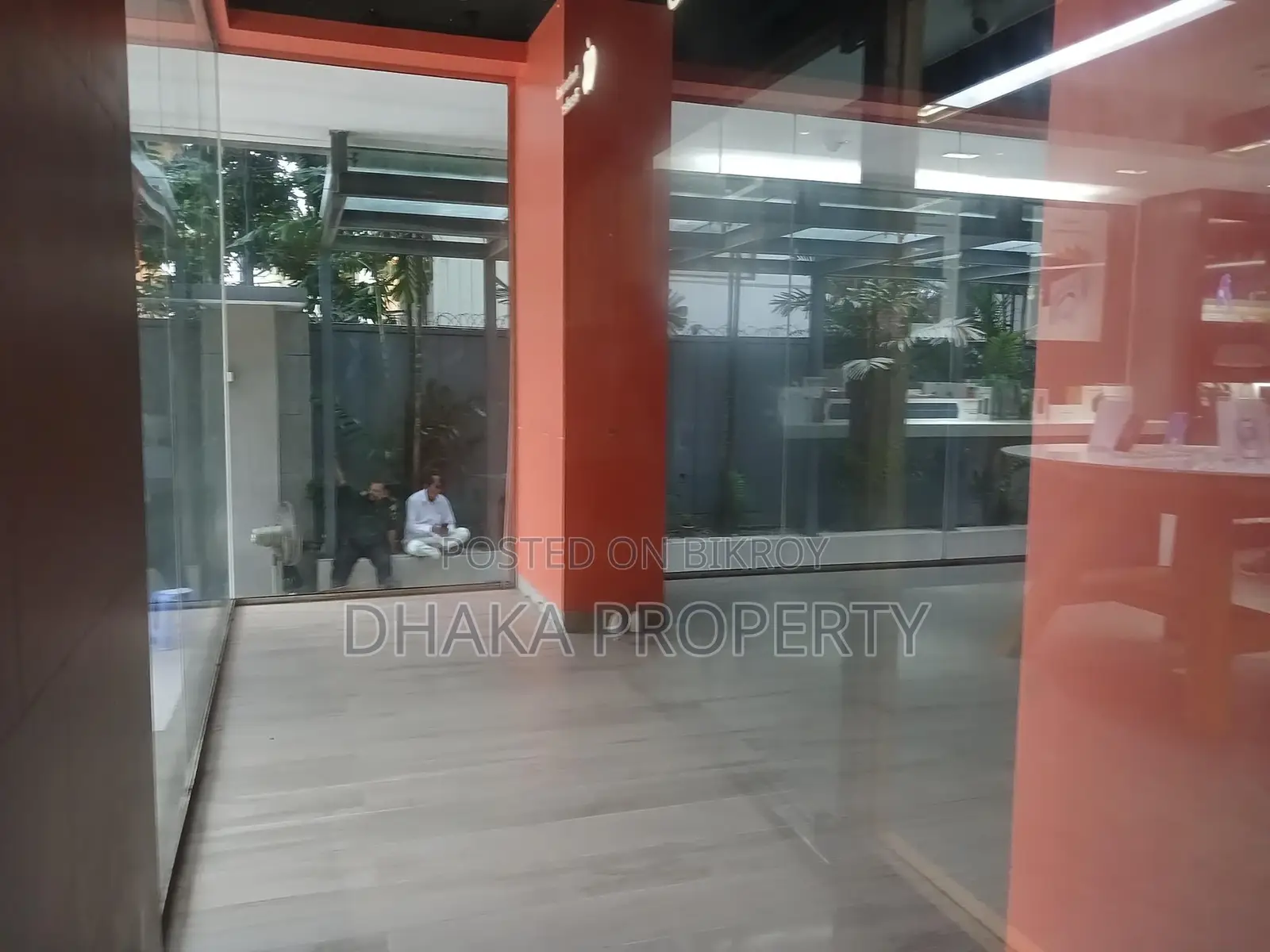 1100sqFt.Ground Floor Rent For Restaurant /Shops Gulshan Avenue