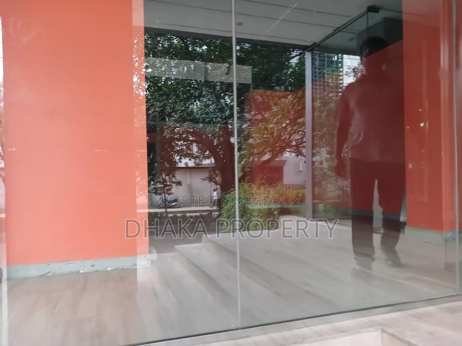 1100sqFt.Ground Floor Rent For Restaurant /Shops Gulshan Avenue