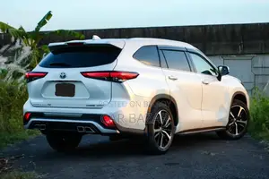 Toyota Highlander LUXURY SUV 7SEATER 2023