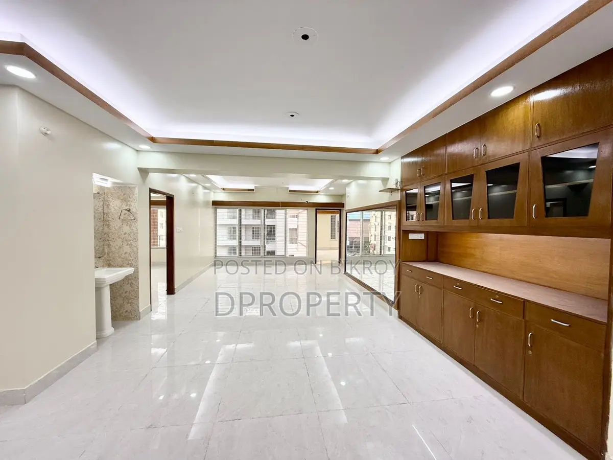 4bdrm Apartment in Basundhara for Rent