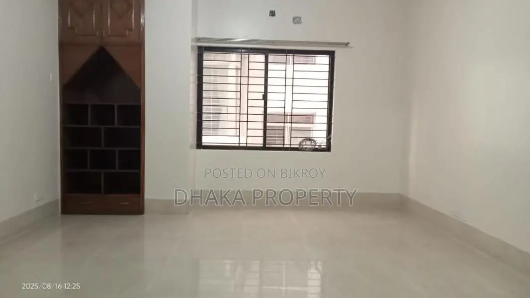২২৭৫ বর্গফুট গুলশান এলাকায় ৩ বেড ফ্ল্যাট ভাড়া