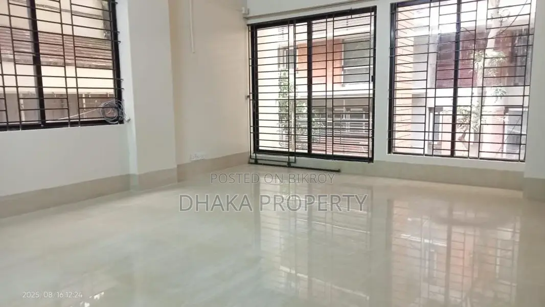 ২২৭৫ বর্গফুট গুলশান এলাকায় ৩ বেড ফ্ল্যাট ভাড়া