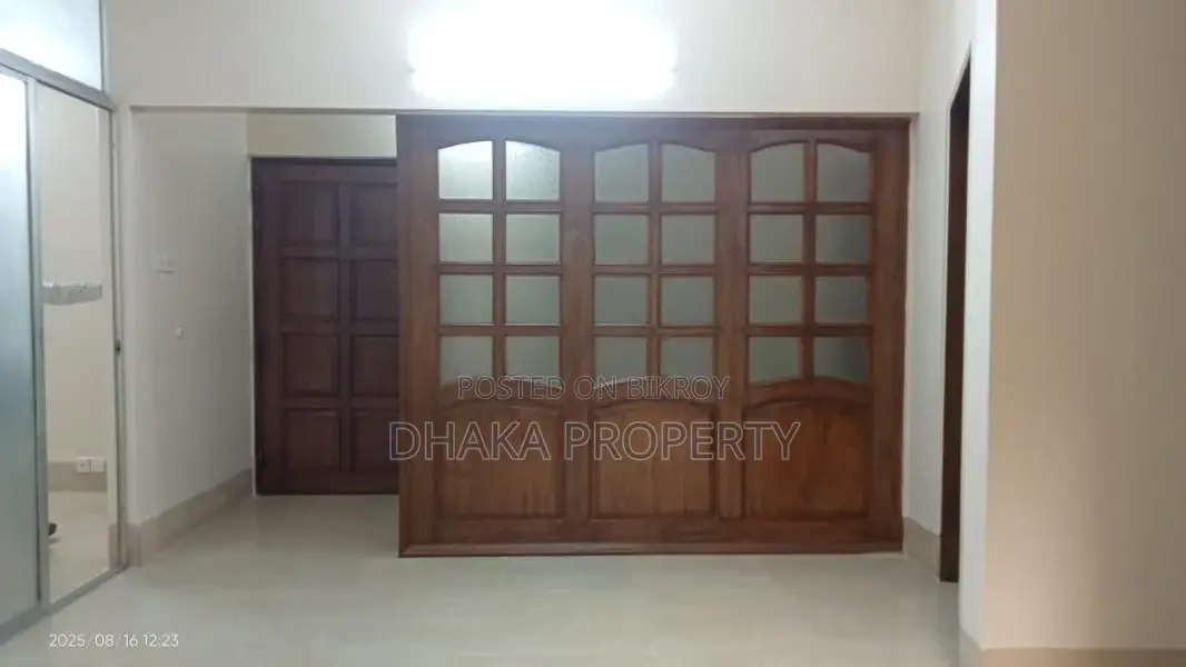 ২২৭৫ বর্গফুট গুলশান এলাকায় ৩ বেড ফ্ল্যাট ভাড়া