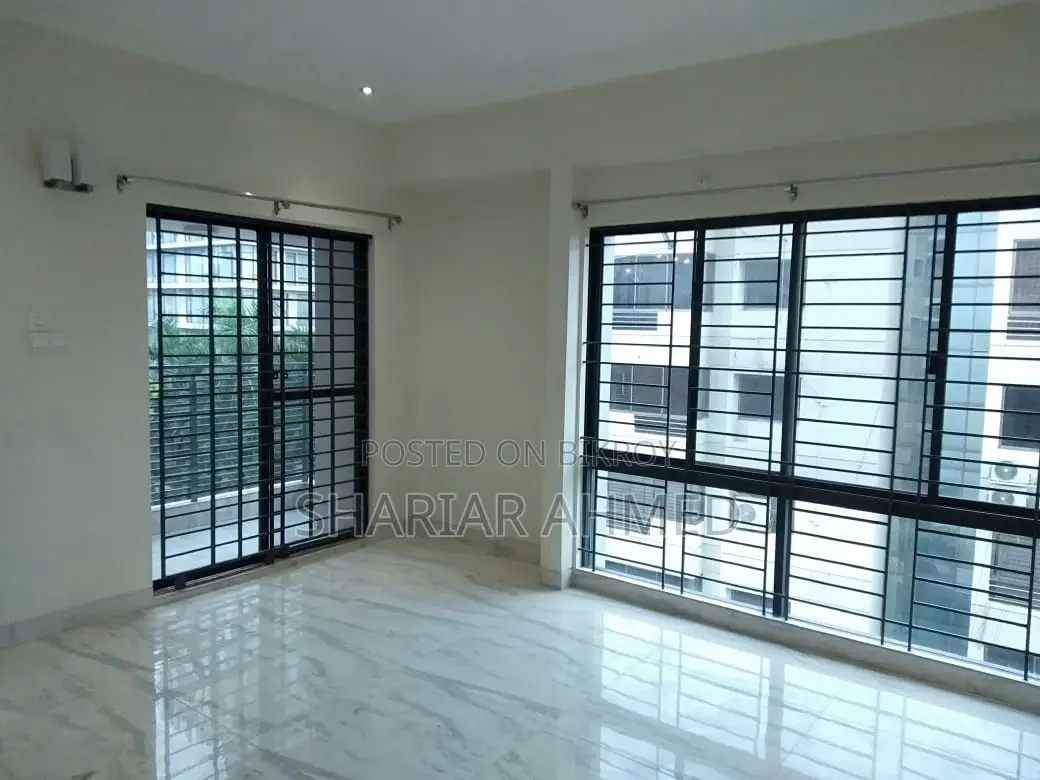 Take This 2400 SqFt Residential Flat Is For Rent At Gulshan