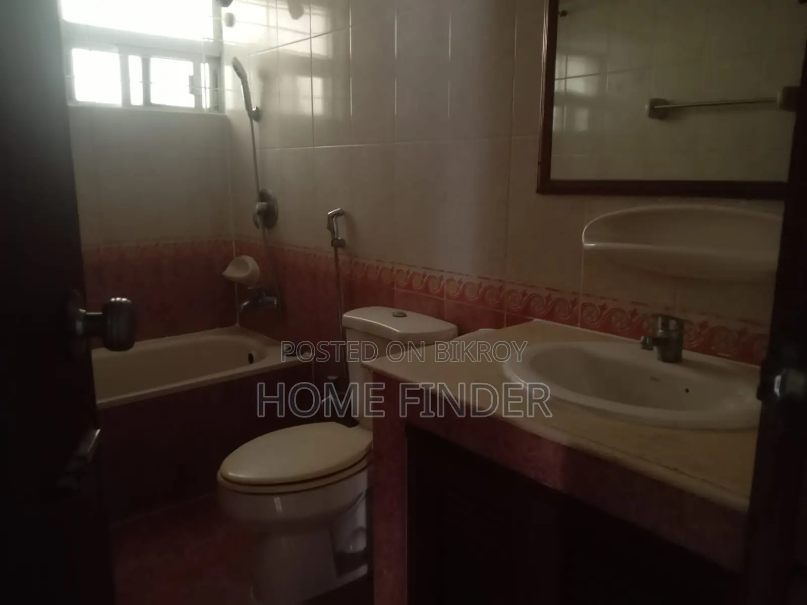 Unfurnished 3bedroom-2250 Sqft Apartment For Rent in Gulshan