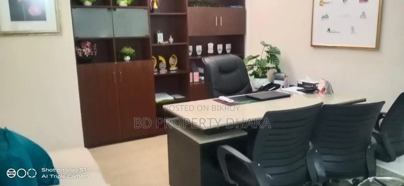 ৭৭০০ স্কয়ার ফিট সেমি ফার্নিশড ওপেন কমার্শিয়াল স্পেস রেন্ট ইন বনানী