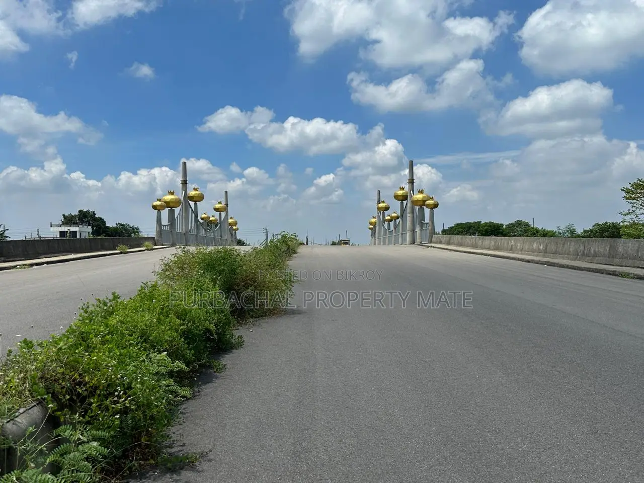 পূর্বাচল (Purbachal) ৫৪' এভেনিউতে কমার্শিয়াল জোনের পাশে প্লট বিক্রয়।