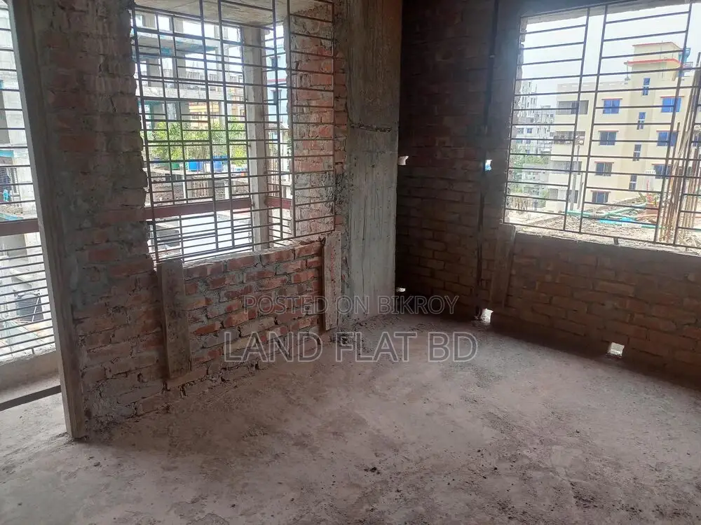 READY FLAT FOR SALE @ 1250 SFT NORTH FACING.