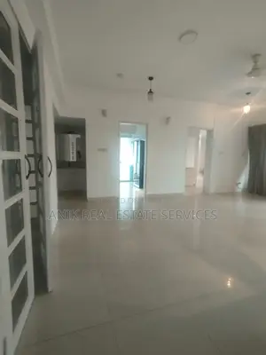 Lake View Good Quality 3 Bedroom Un Farnised Flat Rent In Gulshan