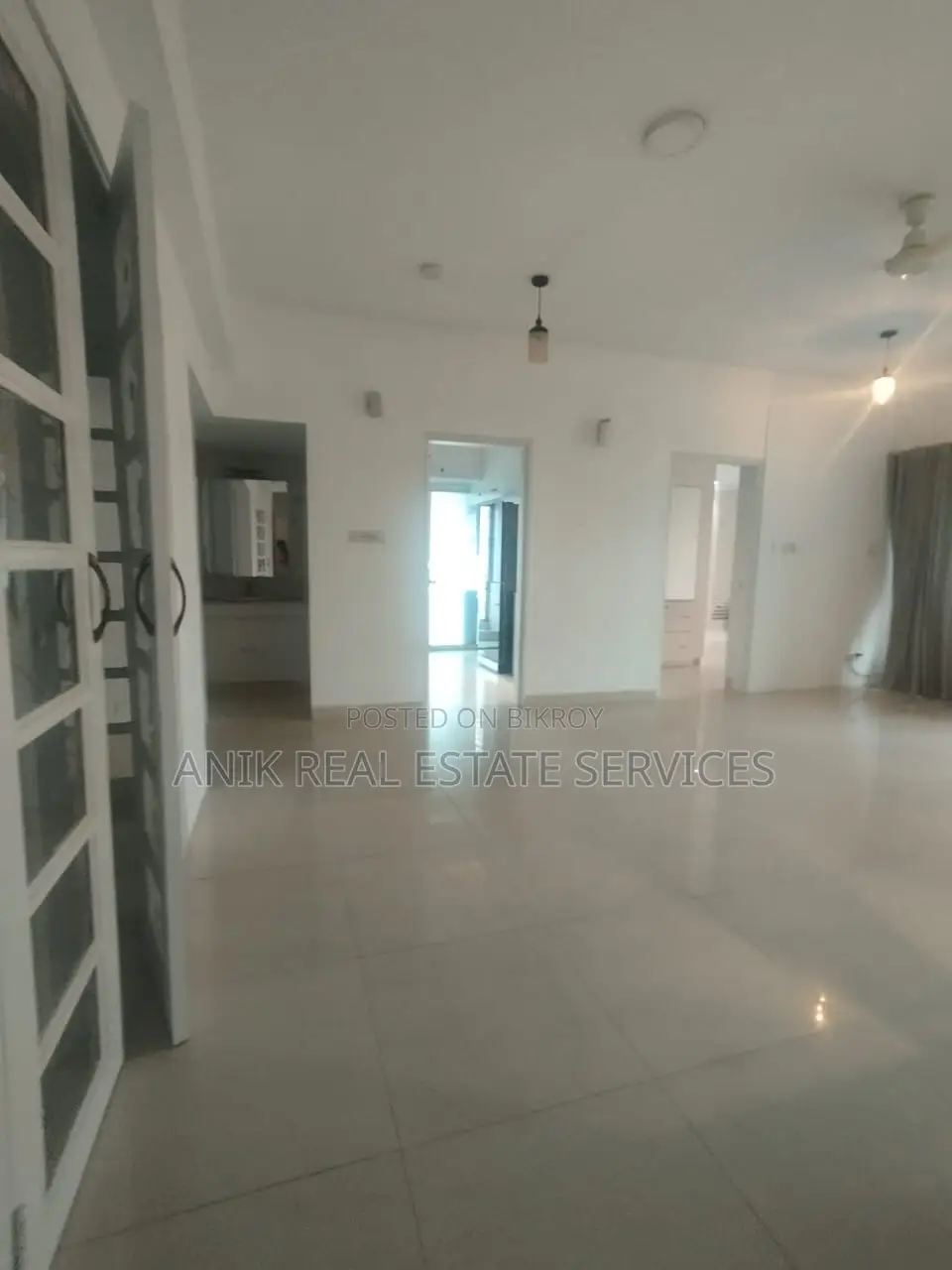 Lake View Good Quality 3 Bedroom Un Farnised Flat Rent In Gulshan