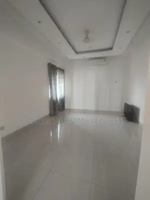 Lake View Good Quality 3 Bedroom Un Farnised Flat Rent In Gulshan