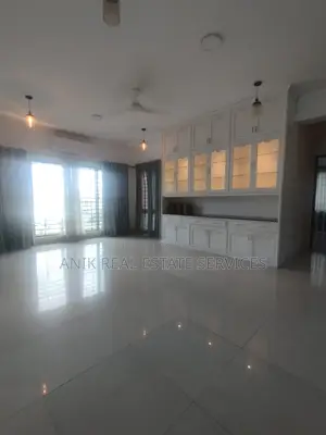 Lake View Good Quality 3 Bedroom Un Farnised Flat Rent In Gulshan