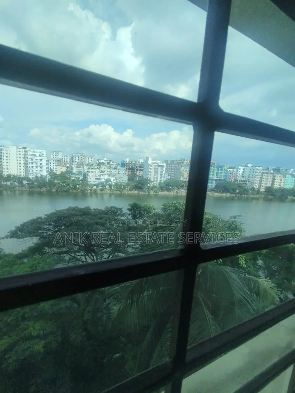 Lake View Good Quality 3 Bedroom Un Farnised Flat Rent In Gulshan