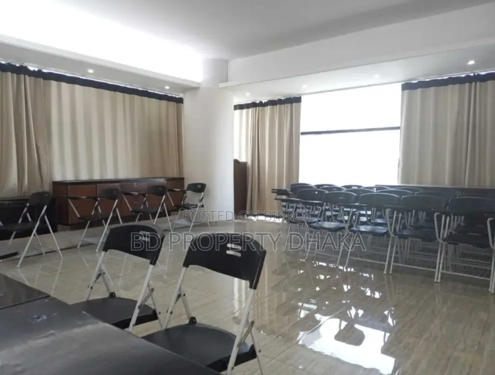 7800Sqft semi furnished open commercial space Rent in Banani