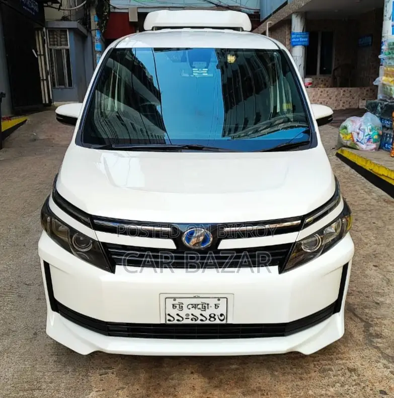 Toyota Noah VOXY G PUSH HYBRID 2016